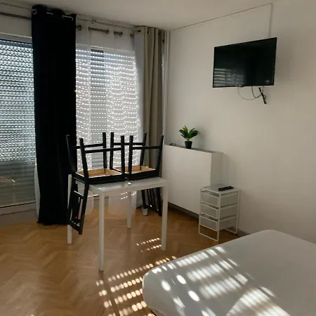 Apartment Studio Les Lavandes Parking Securise Nimes