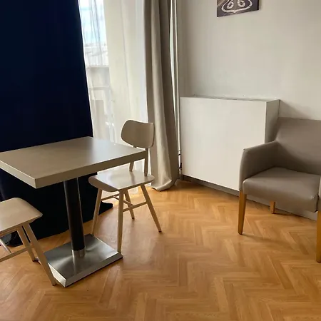 Apartment Studio Les Lavandes Parking Securise Nimes